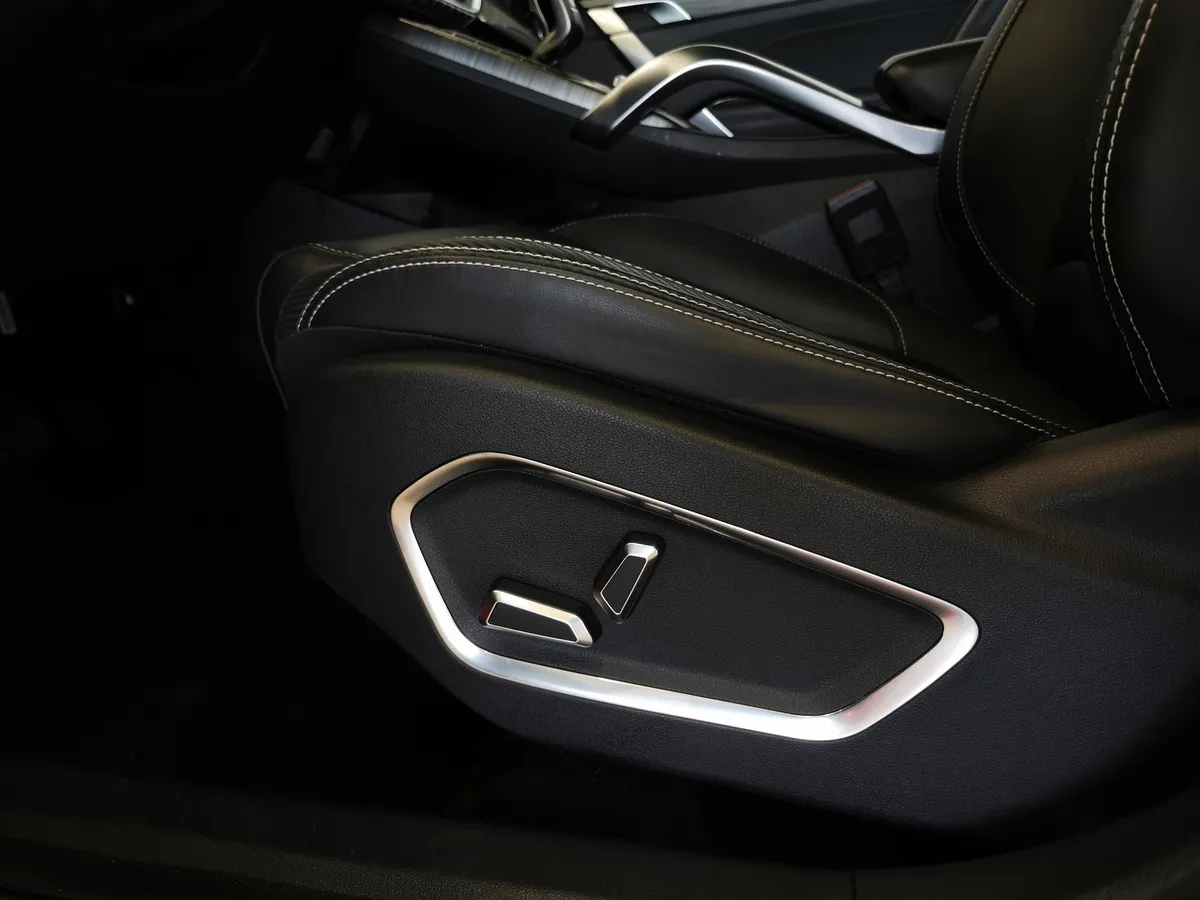 Geely Atlas Pro 1.5T 7DCT AWD (177 л.с.) Flagship Красный в АВИЛОН. Слайд №20