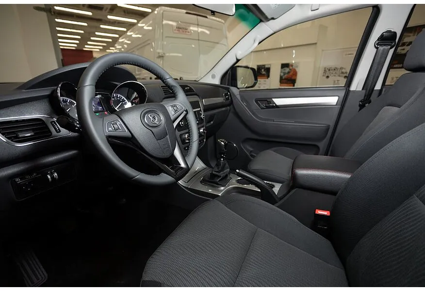 Sollers ST6 2.0G 6MT AWD (176 л.с.) Коричневый в АВИЛОН. Слайд №8