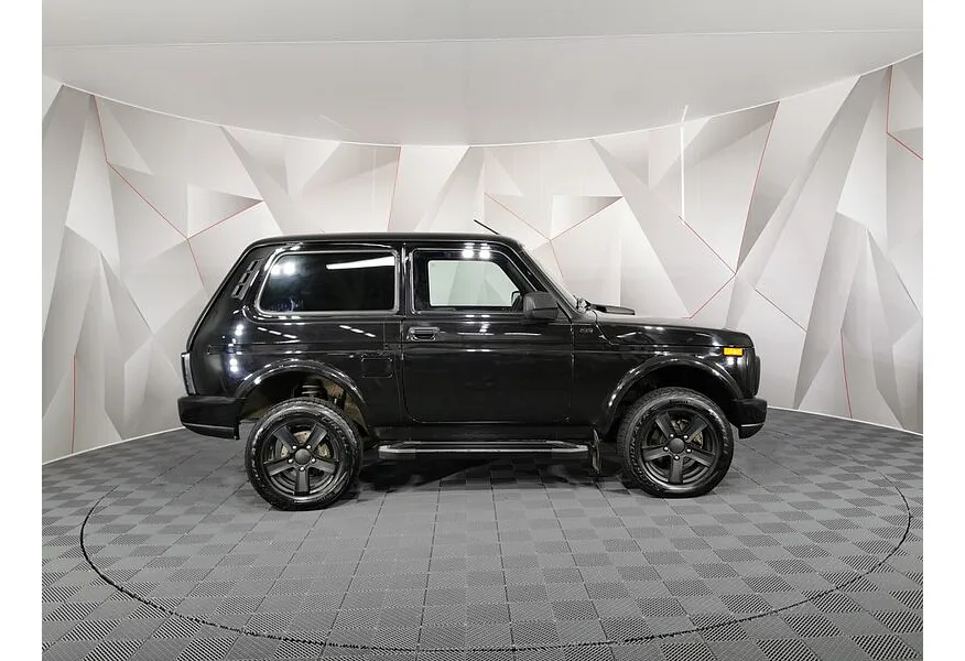 ВАЗ (Lada) 4x4 1.7 MT 8 кл. (Евро-4) (83 л.с.) Черный в АВИЛОН. Слайд №4