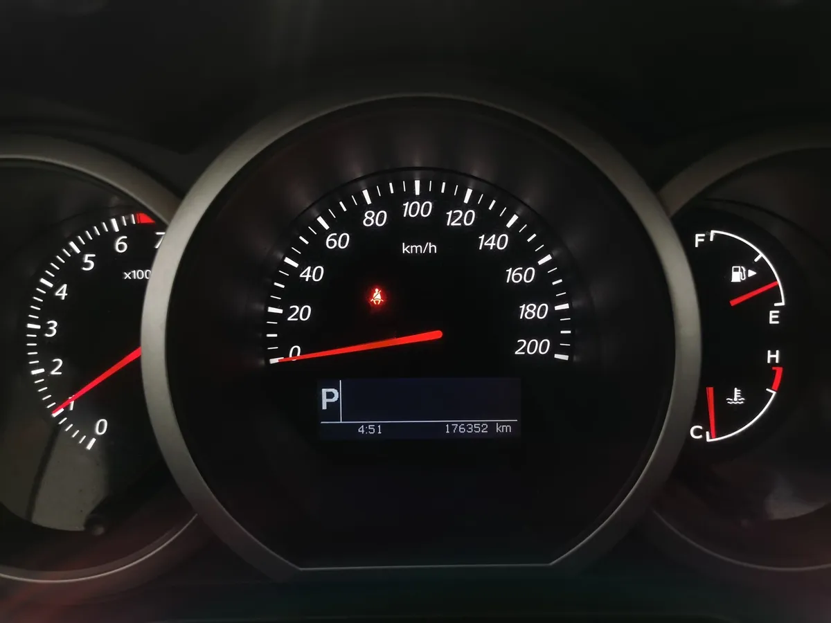 Suzuki Grand Vitara 2.0 AT AWD (140 л.с.) Черный в АВИЛОН. Слайд №17