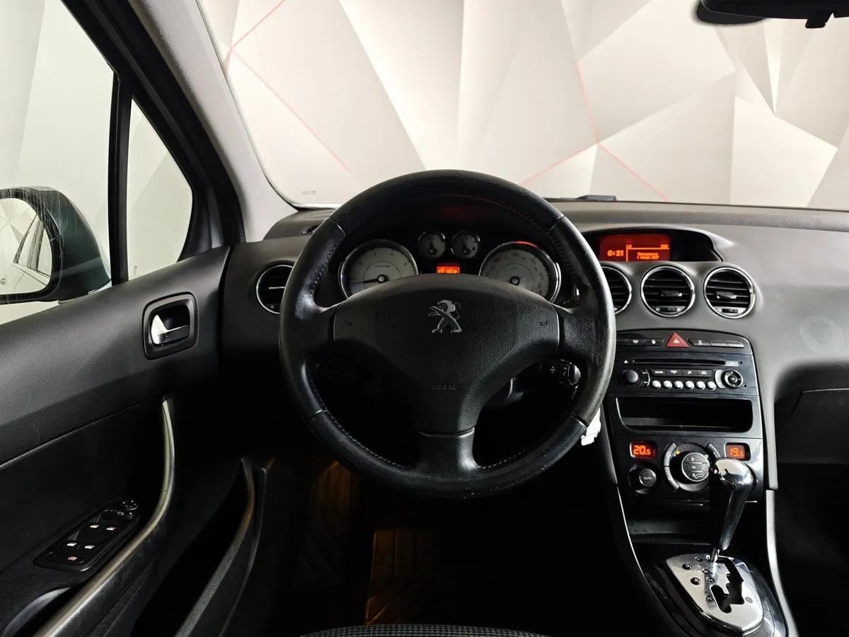 Peugeot 408 1.6 THP AT (150 л.с.) Allure Серебристый в АВИЛОН. Слайд №17