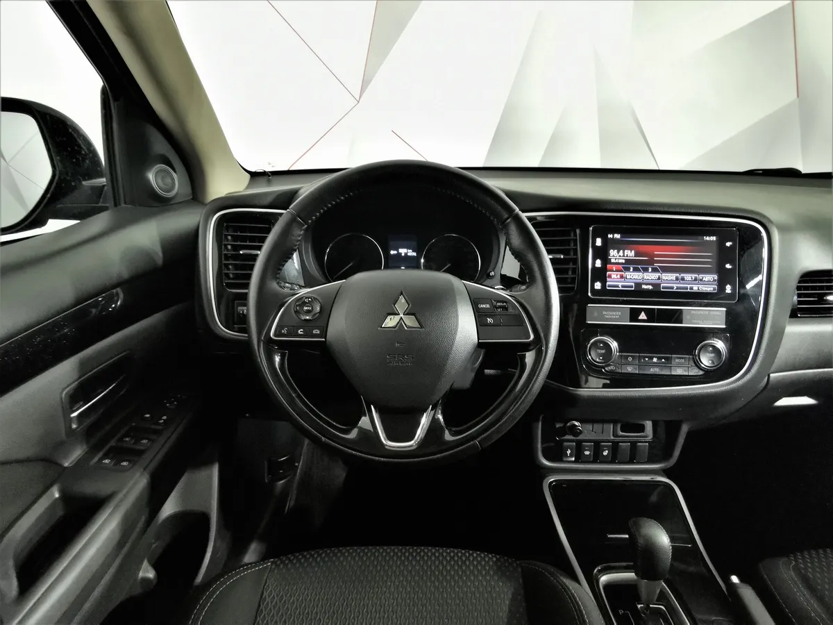 Mitsubishi Outlander 2.0 MIVEC CVT 2WD (146 л.с.) Invite Черный в АВИЛОН. Слайд №19