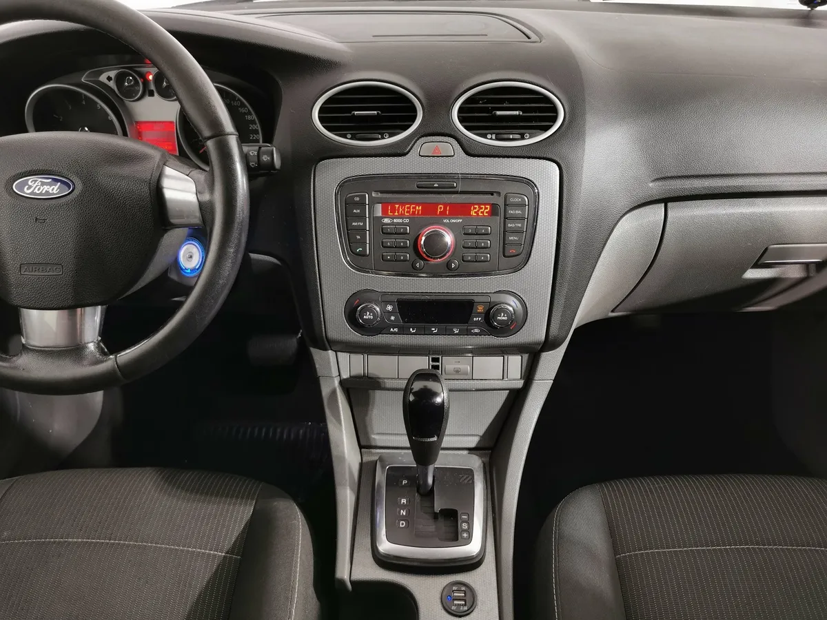 Ford Focus 1.6 AT (101 л.с.) Ghia Серый в АВИЛОН. Слайд №13