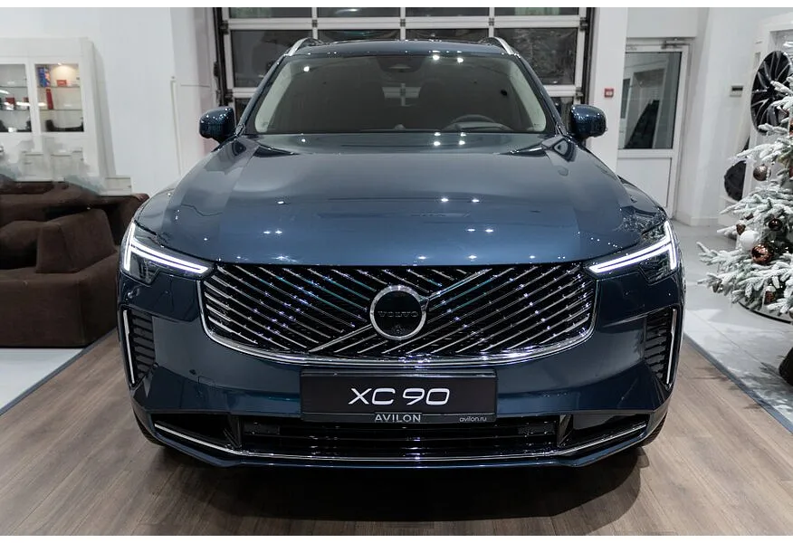 Volvo XC90 2.0 T8 plug-inhybrid AT AWD (7 мест) (455 л.с.) Ultra Bright Синий в АВИЛОН. Слайд №3