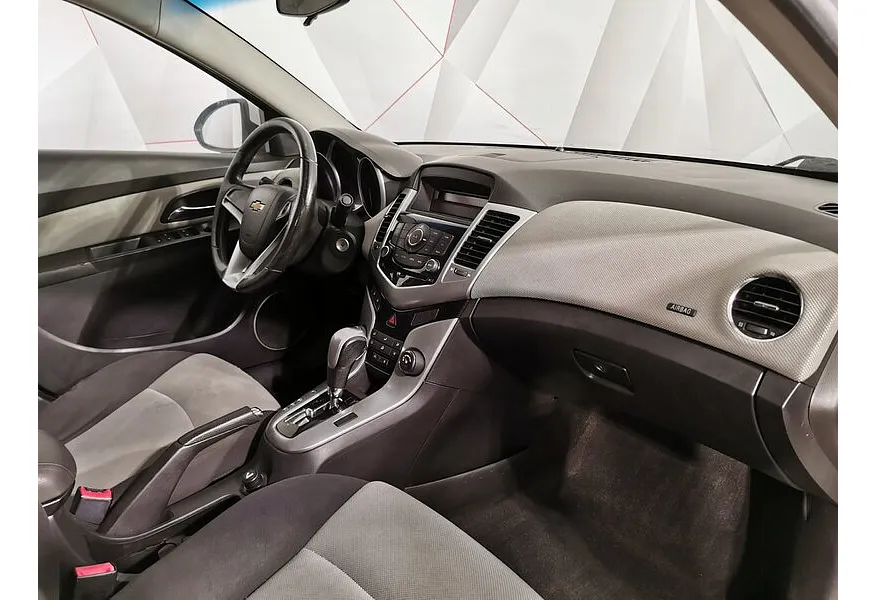 Chevrolet Cruze 1.6 AT (109 л.с.) Белый в АВИЛОН. Слайд №13
