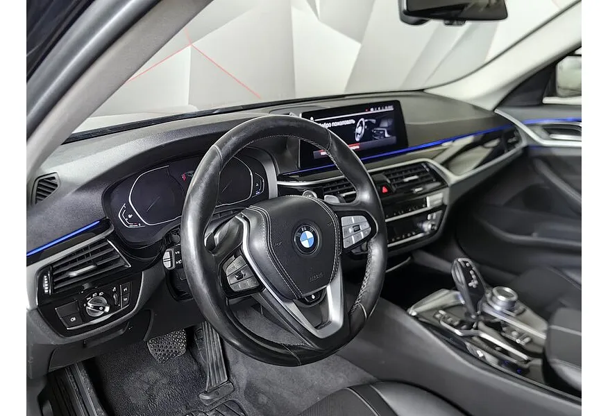 BMW 5 серия 520i Steptronic (184 л.с.) Base (Локальная сборка) Черный в АВИЛОН. Слайд №12