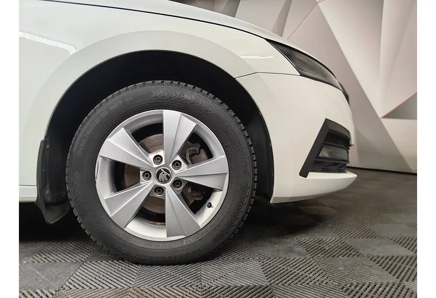 Skoda Octavia 1.4 AT FWD (150 л.с.) Style Plus Белый в АВИЛОН. Слайд №9