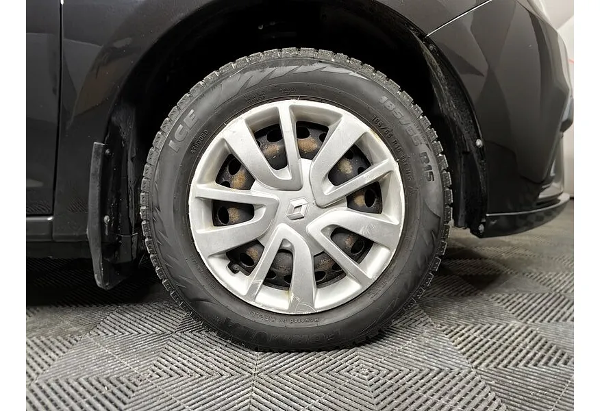 Renault Logan 1.6 AT (102 л.с.) Черный в АВИЛОН. Слайд №9