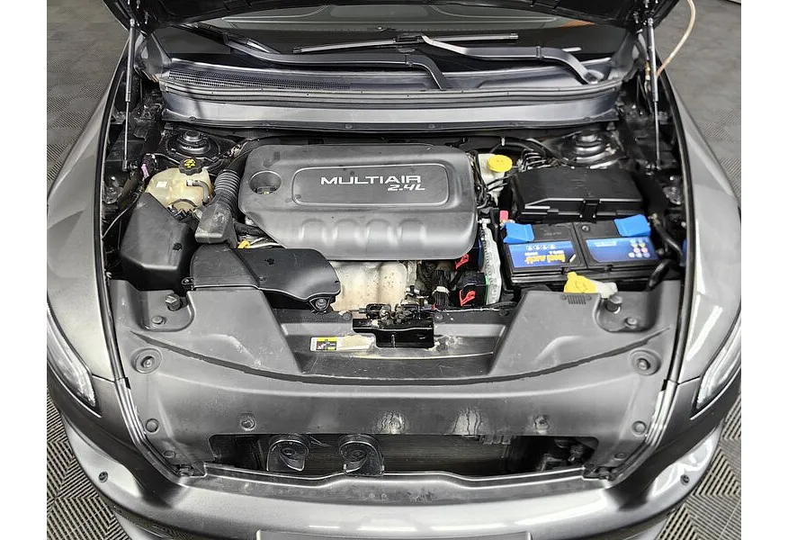 Jeep Cherokee 2.4 Tigershark Multiair AT AWD (177 л.с.) Sport Серый в АВИЛОН. Слайд №11