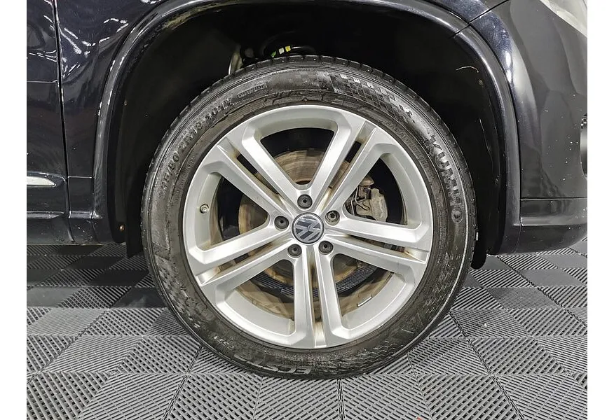 АВИЛОН - Volkswagen Tiguan 380 TSI 2.0 DSG 4WD (220 л.с.) R-Line Черный - slide 16