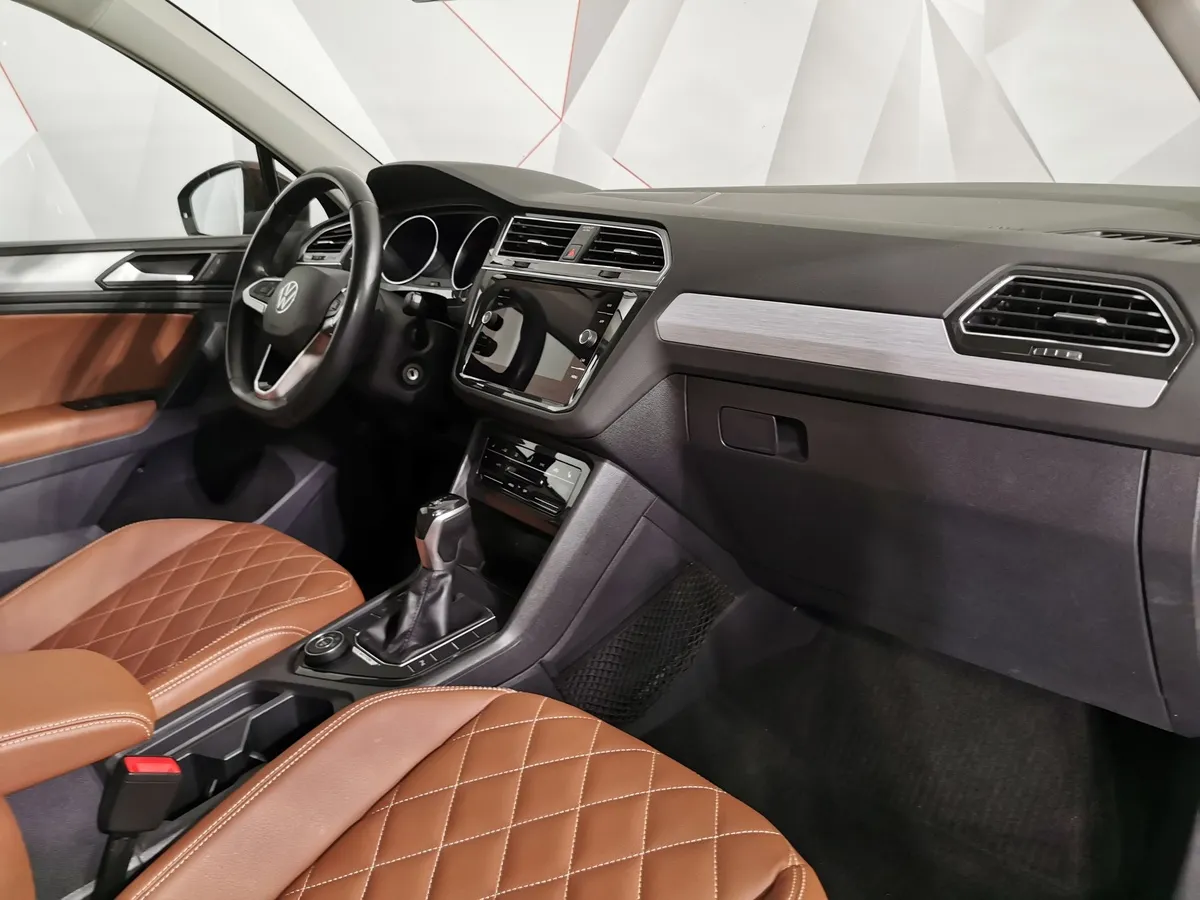 Volkswagen Tiguan 2.0 TSI 4Motion AT (180 л.с.) Status Коричневый в АВИЛОН. Слайд №13