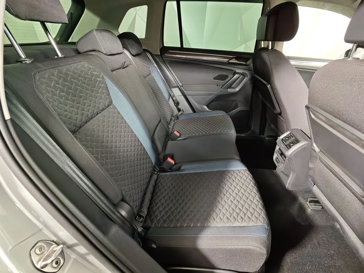Volkswagen Tiguan 2.0 TSI 4Motion AT (180 л.с.) Respect Серебристый в АВИЛОН. Слайд №16