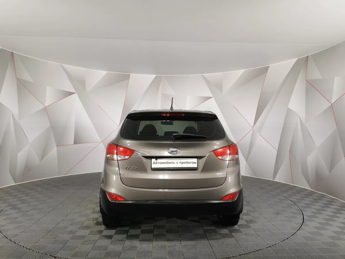 Hyundai ix35 2.0 MT 2WD (150 л.с.) Коричневый в АВИЛОН. Слайд №8