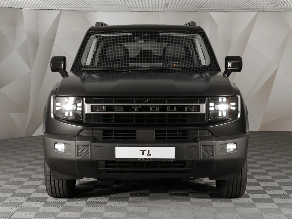 JETOUR T1 2.0T AT 4WD (245 л.с.) Лимитированная серия Черный в АВИЛОН. Слайд №2