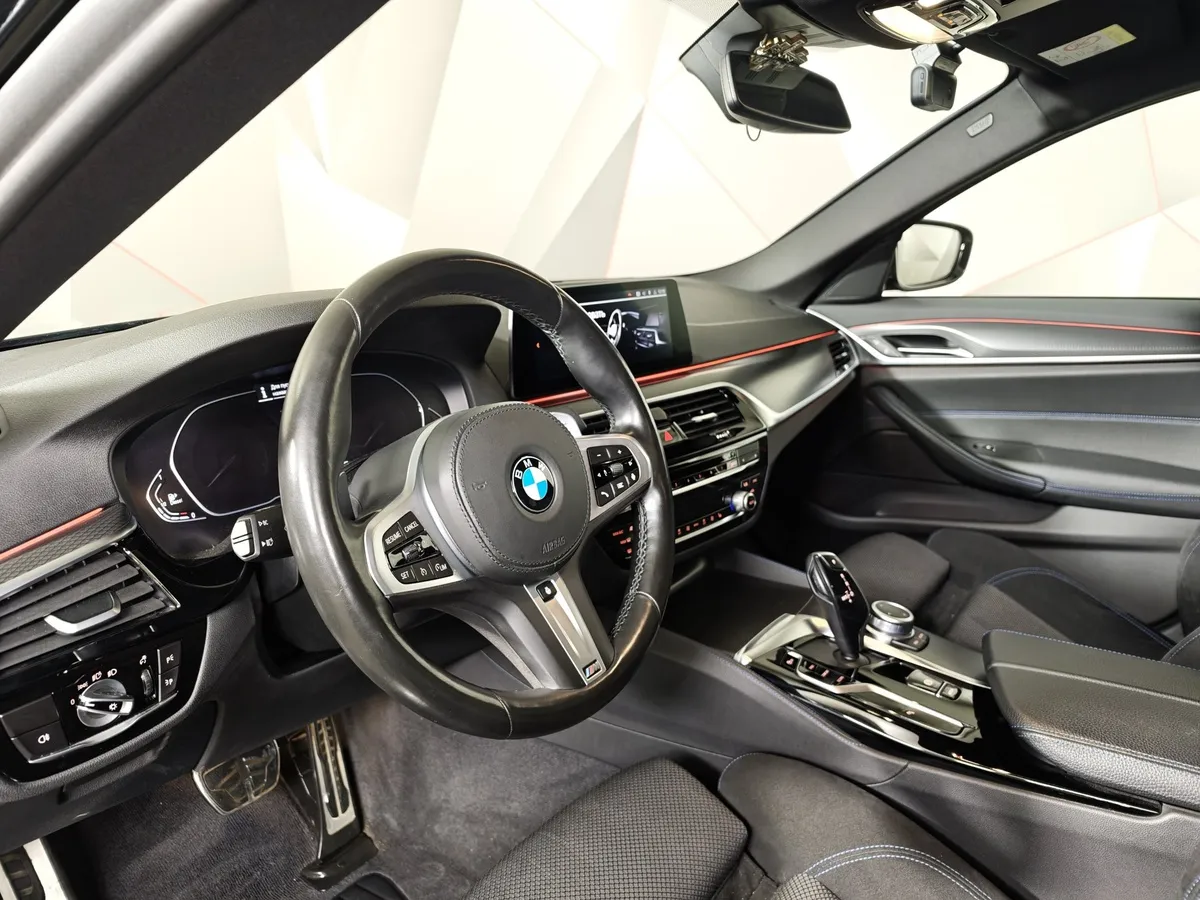 BMW 5 серия 520d xDrive Steptronic (190 л.с.) M Sport Черный в АВИЛОН. Слайд №12