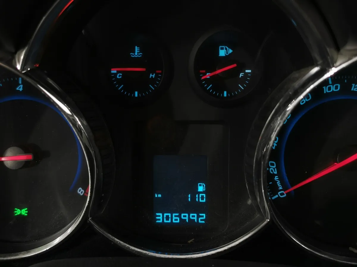 Chevrolet Cruze 1.8 MT (141 л.с.) Черный в АВИЛОН. Слайд №17