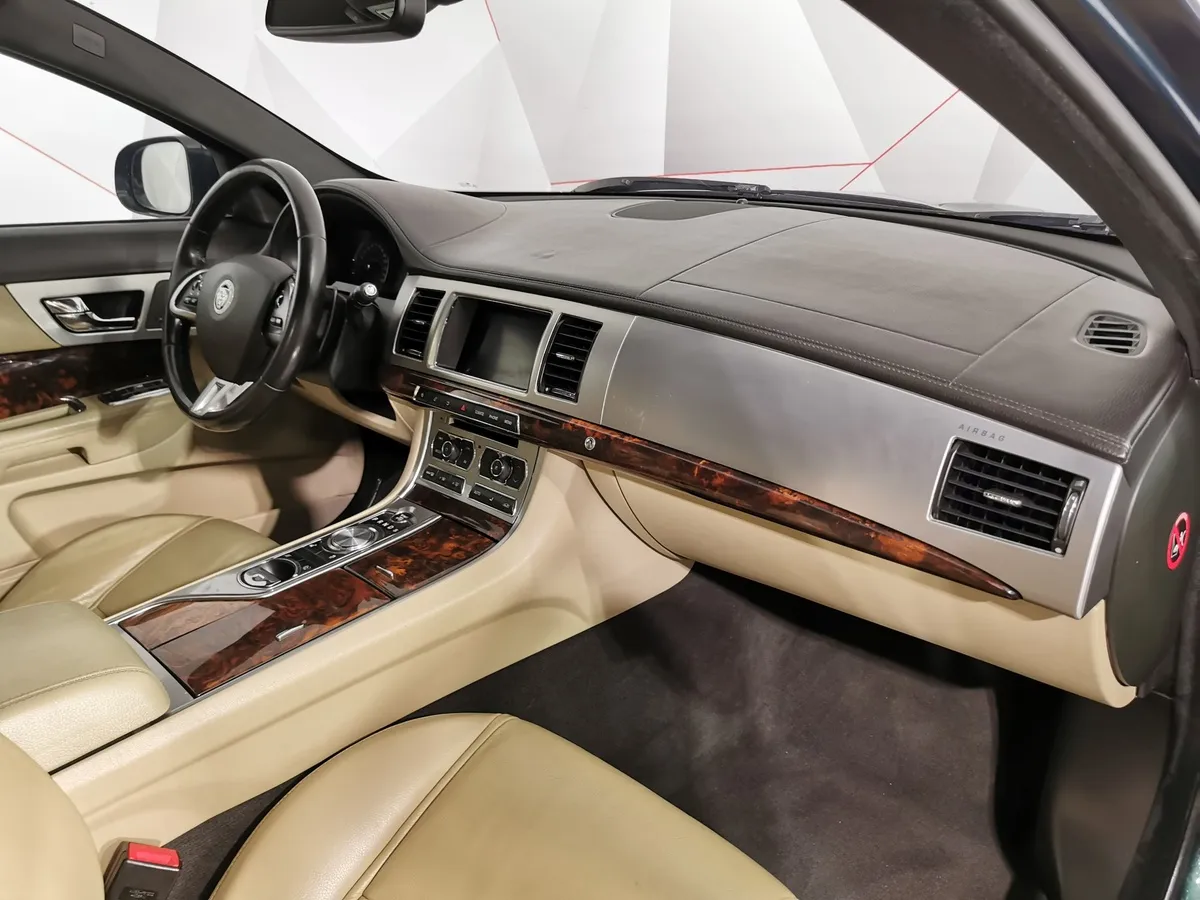 Jaguar XF 3.0 D AT (275 л.с.) Luxury Зеленый в АВИЛОН. Слайд №12