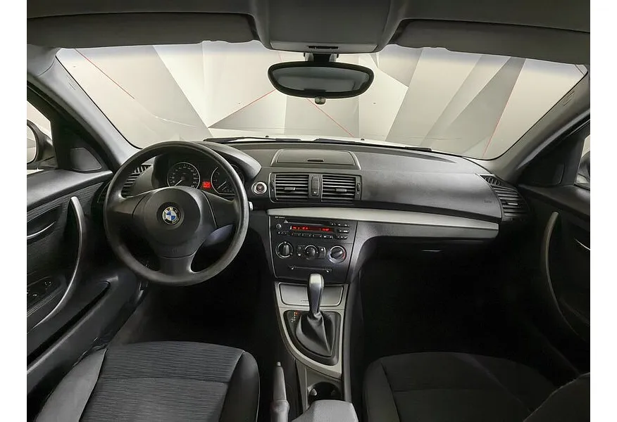 BMW 1 серия 118i AT (136 л.с.) Белый в АВИЛОН. Слайд №11
