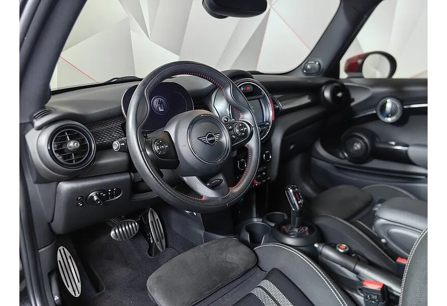 MINI 3 двери JCW 2.0 AT (231 л.с.) Черный в АВИЛОН. Слайд №12