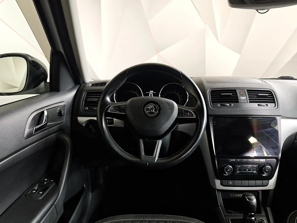 Skoda Yeti 1.6 AT (110 л.с.) Белый в АВИЛОН. Слайд №19