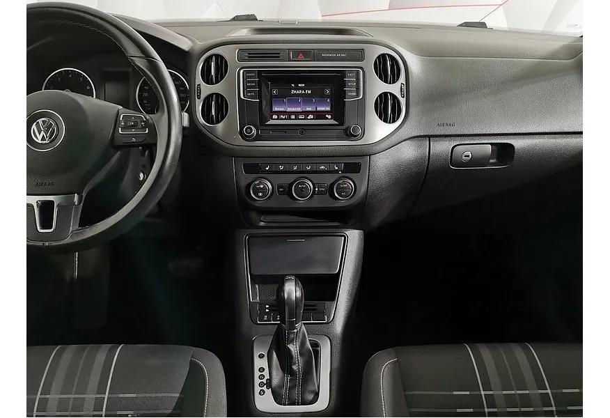Volkswagen Tiguan 1.4 TSI BlueMotion DSG (150 л.с.) Avenue Серый в АВИЛОН. Слайд №9