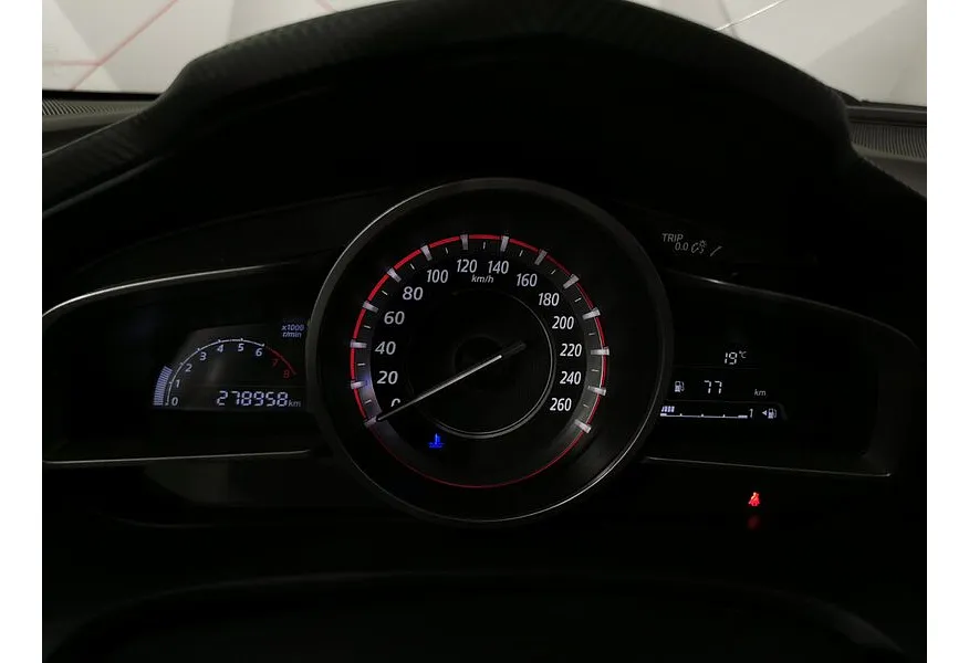 Mazda 3 1.6 MT (104 л.с.) Красный в АВИЛОН. Слайд №18 Mazda 3 1.6 MT (104 л.с.) Красный в АВИЛОН. Слайд №18