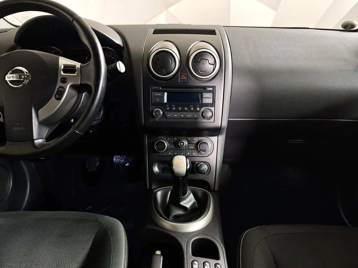 Nissan Qashqai 1.6 MT FWD (114 л.с.) Белый в АВИЛОН. Слайд №15