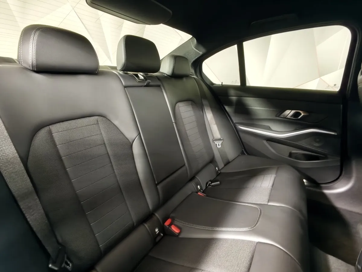 BMW 3 серия 318d Steptronic (150 л.с.) Синий в АВИЛОН. Слайд №14
