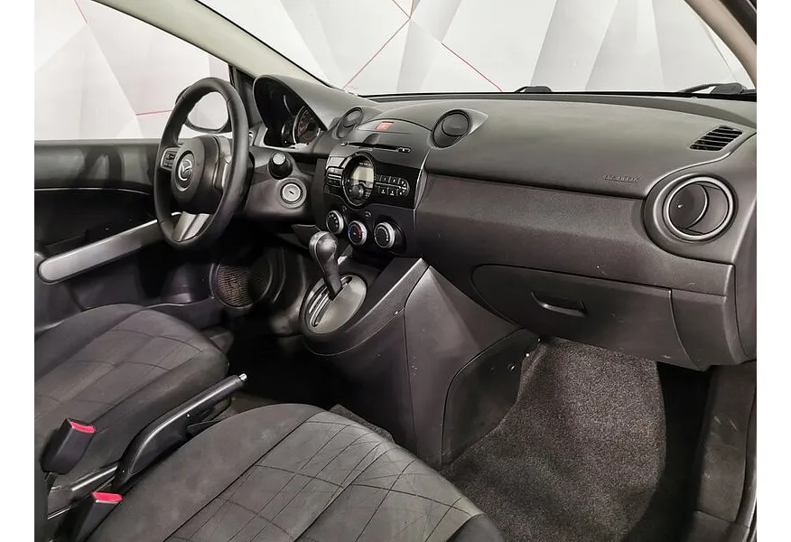 Mazda 2 1.5 AT (103 л.с.) Красный в АВИЛОН. Слайд №12