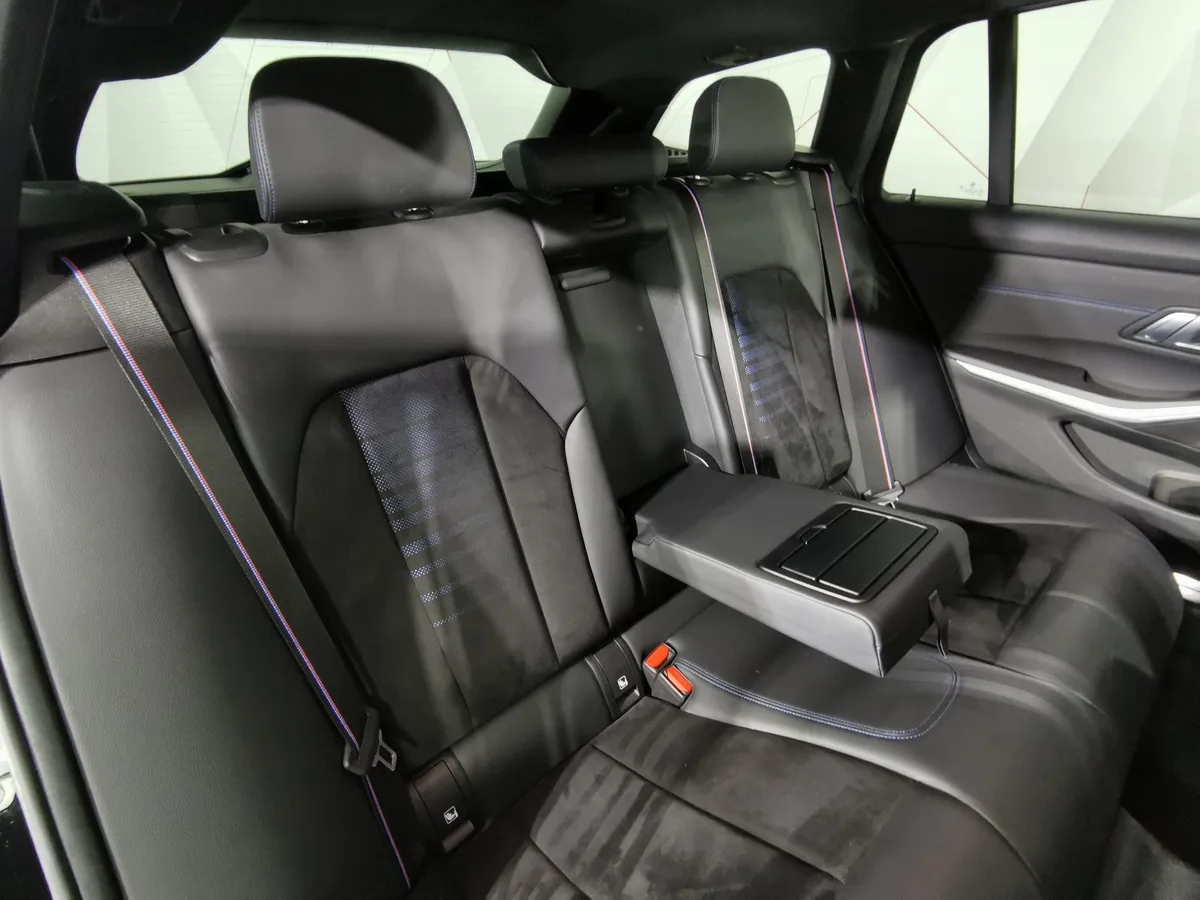 BMW 3 серия 320d xDrive (190 л.с.) M Sport Черный в АВИЛОН. Слайд №14