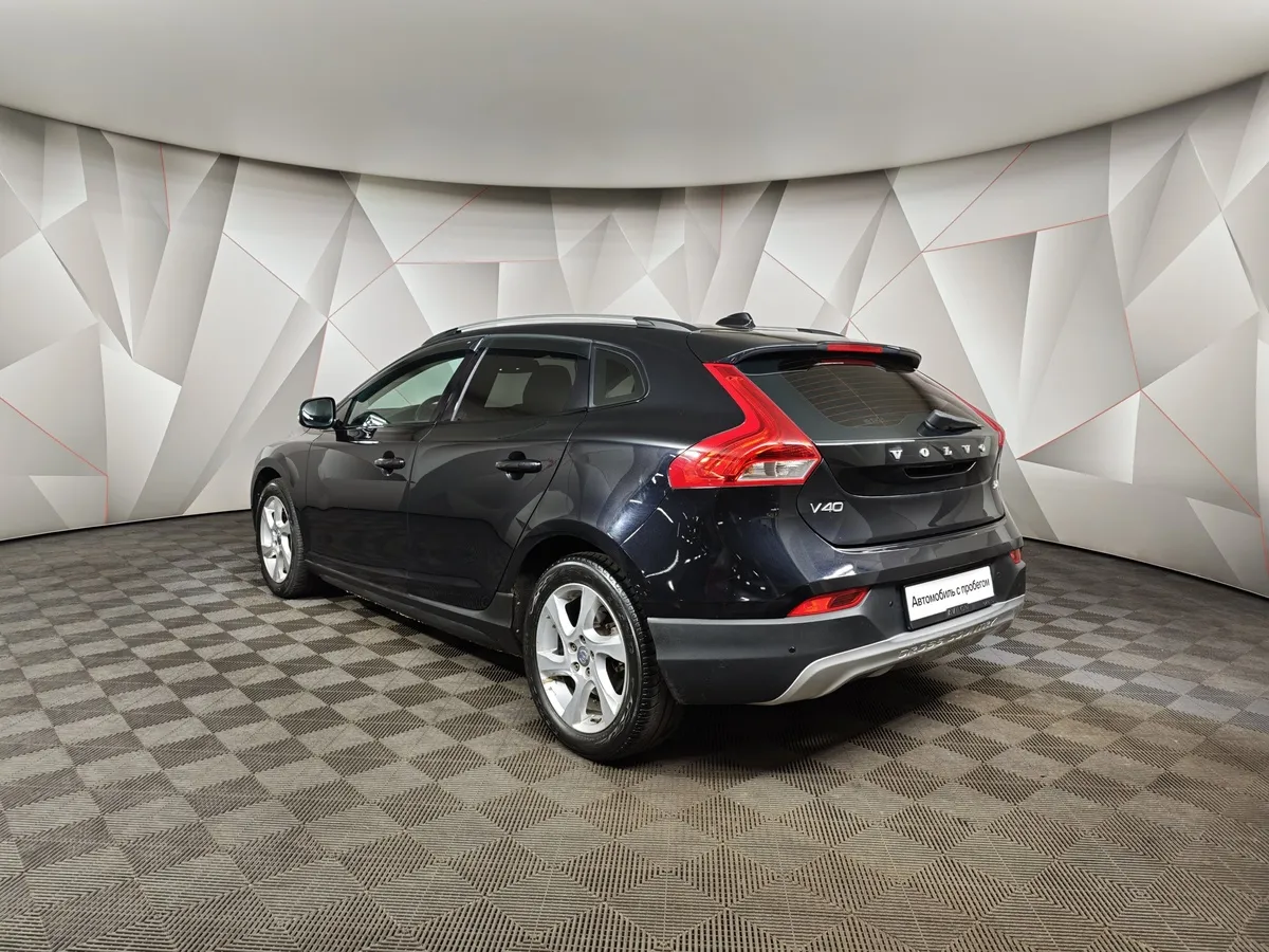 Volvo V40 1.6 D2 Powershift (114 л.с.) Черный в АВИЛОН. Слайд №4