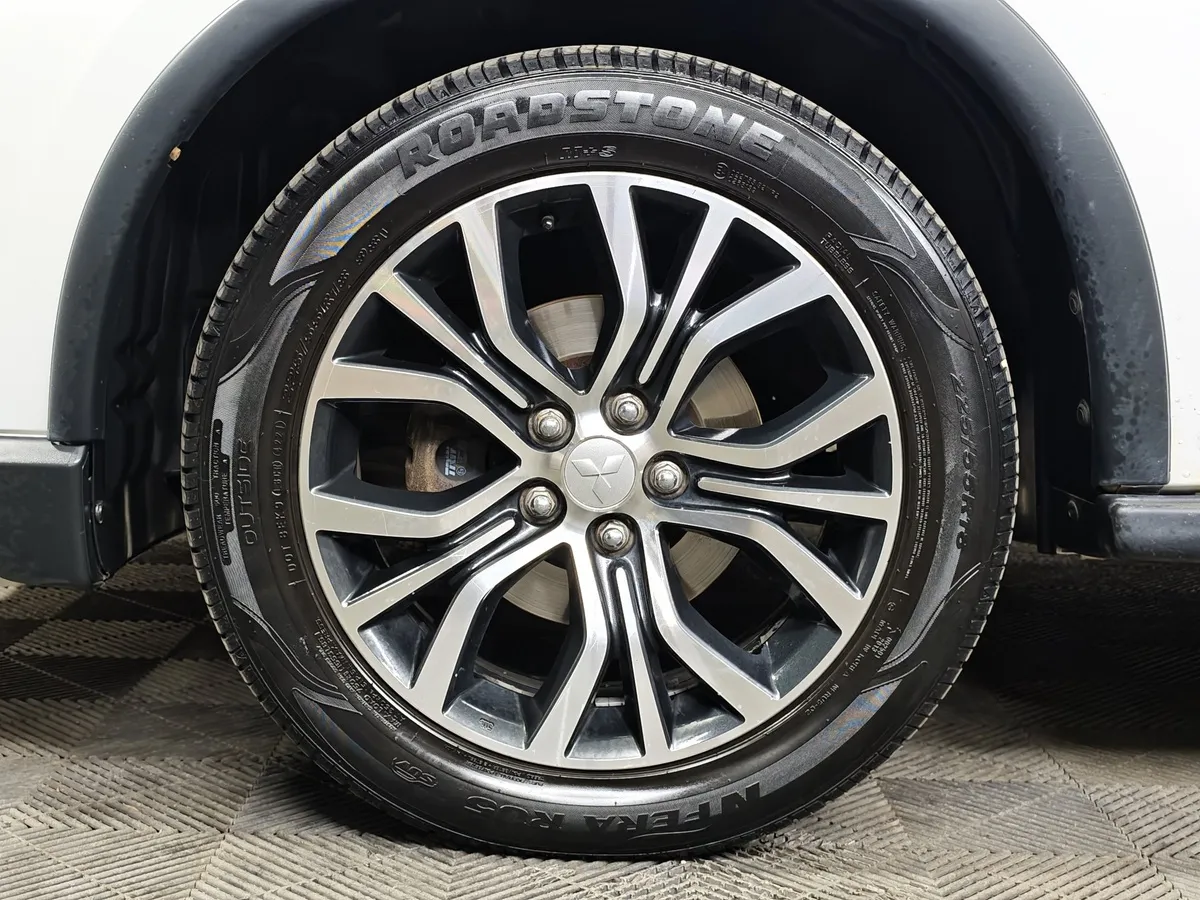 Mitsubishi Outlander 2.0 CVT 4WD (146 л.с.) Белый в АВИЛОН. Слайд №9