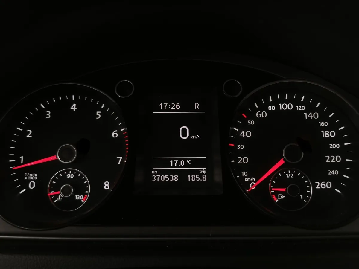 Volkswagen Passat 1.8 TSI DSG (160 л.с.) Черный в АВИЛОН. Слайд №16
