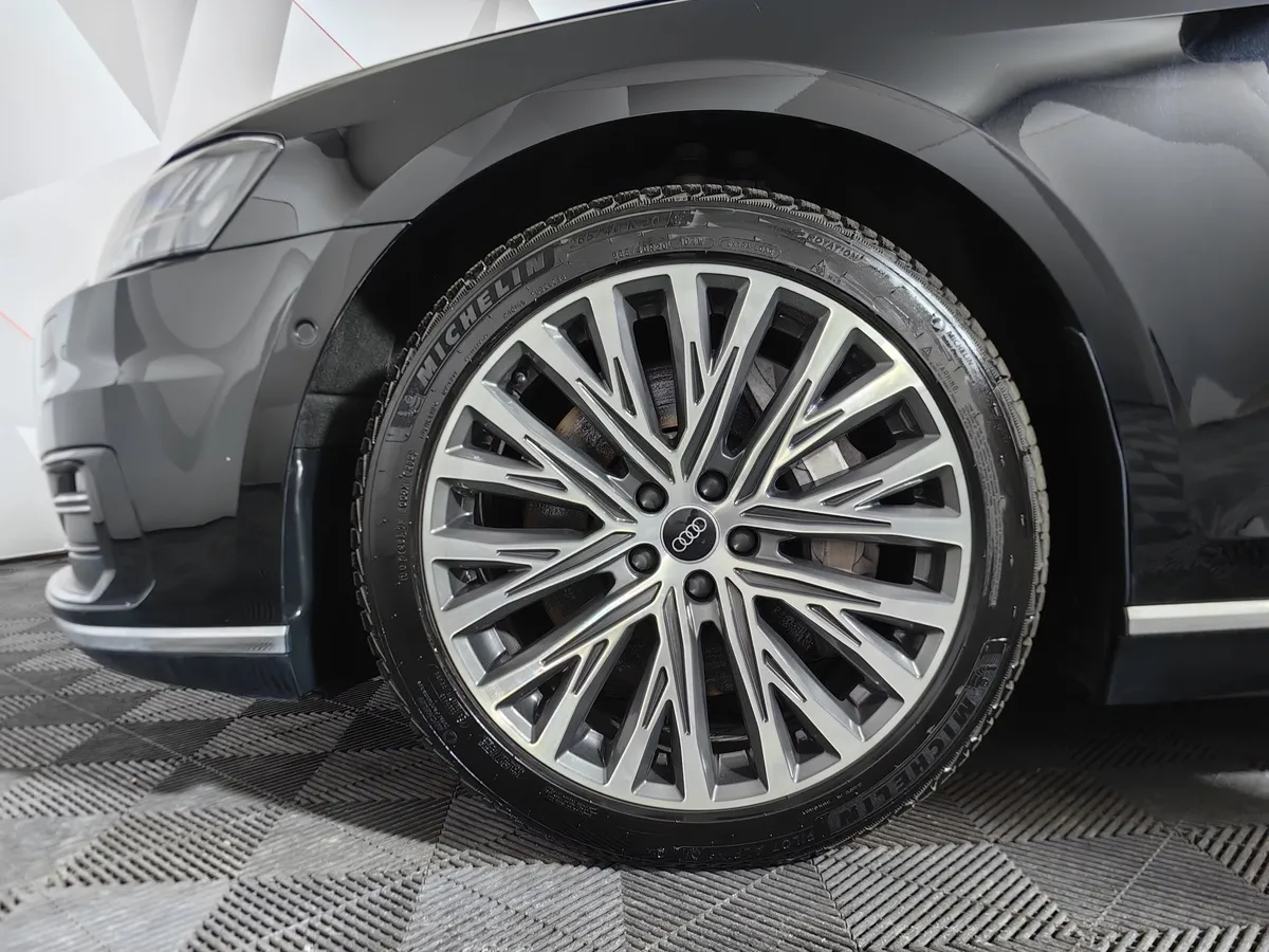 Audi A8 3.0 TFSI L tiptronic quattro (340 л.с.) Черный в АВИЛОН. Слайд №9
