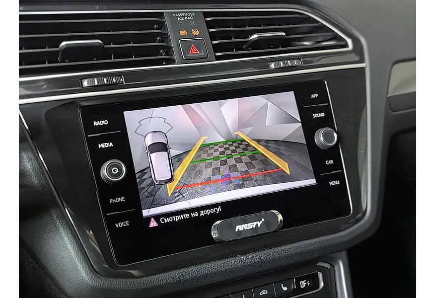 Volkswagen Tiguan 2.0 TSI 4Motion AT (180 л.с.) Status Белый в АВИЛОН. Слайд №16