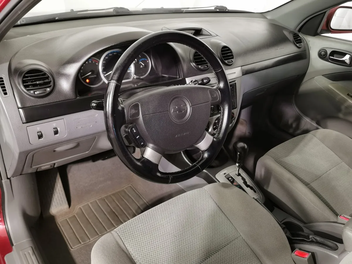 Chevrolet Lacetti 1.6 MT (109 л.с.) Platinum Красный в АВИЛОН. Слайд №18