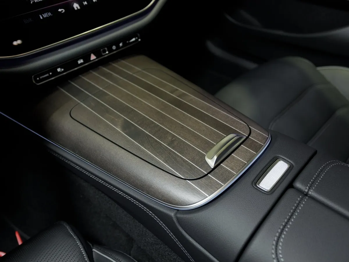 Mercedes-Benz E-Класс E 300 4MATIC (258 л.с.) Белый в АВИЛОН. Слайд №17