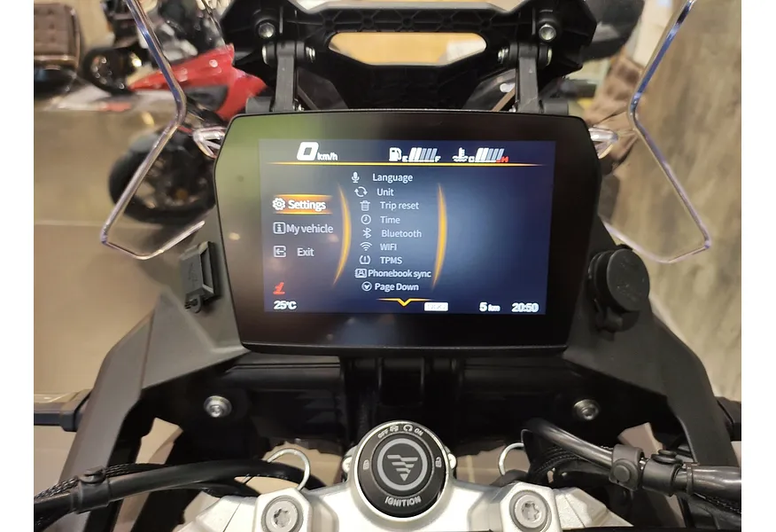 VOGE DS900X 895 см³ (96 л.с.) (96) Черный в АВИЛОН. Слайд №12