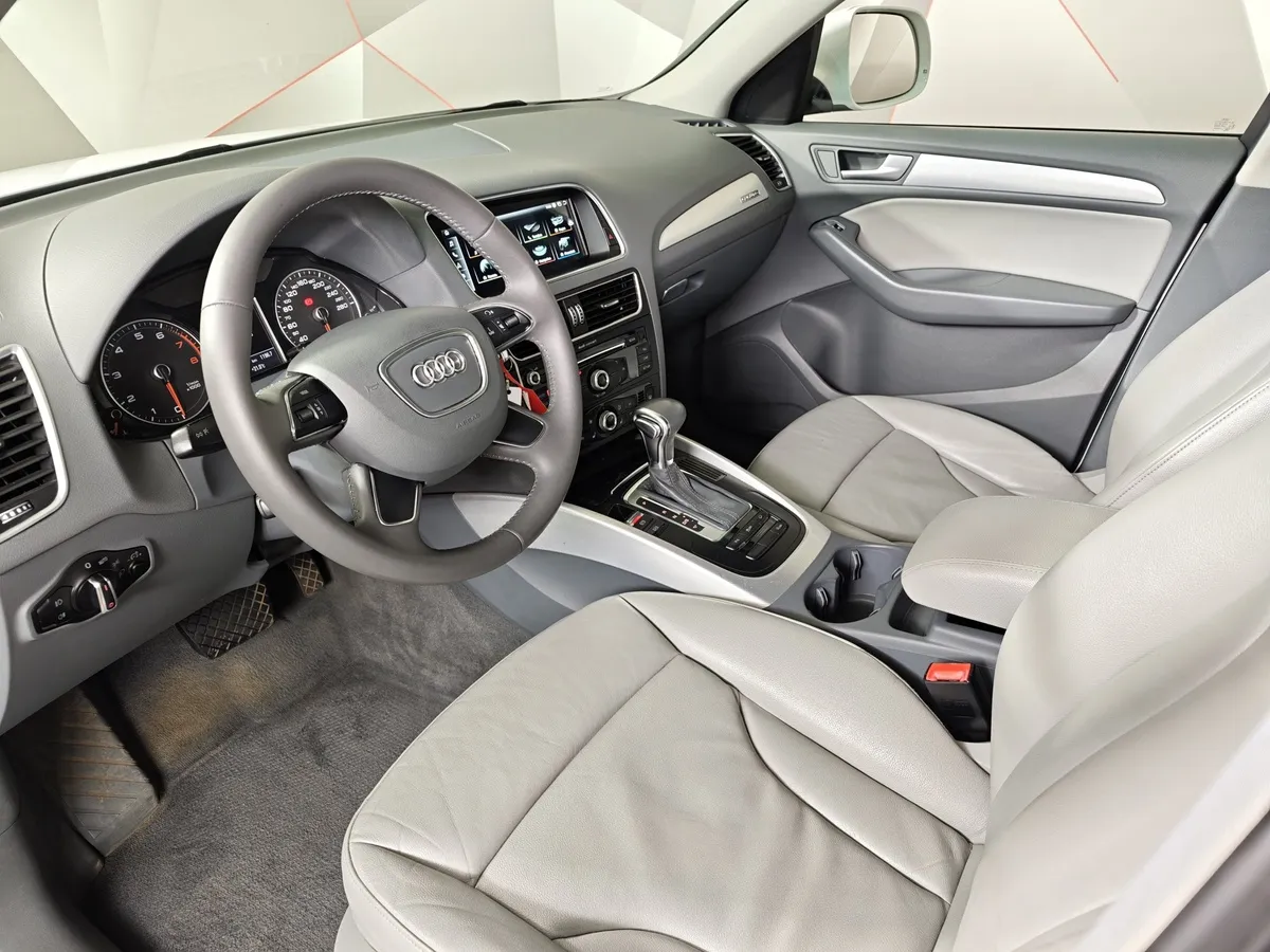 Audi Q5 2.0 TFSI Tiptronic quattro (225 л.с.) Белый в АВИЛОН. Слайд №18
