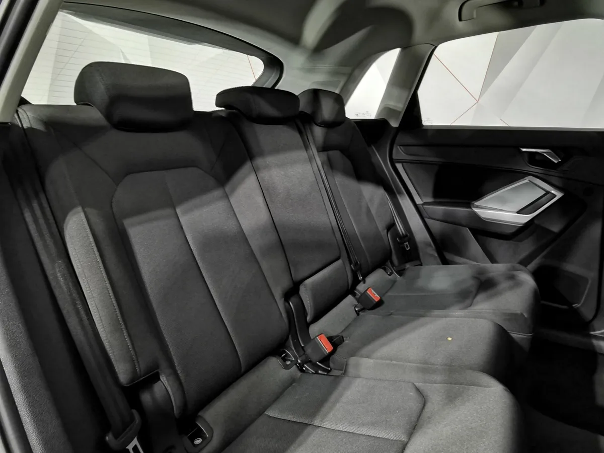 Audi Q3 2.0 TFSI S-tronic quattro (180 л.с.) Черный в АВИЛОН. Слайд №11