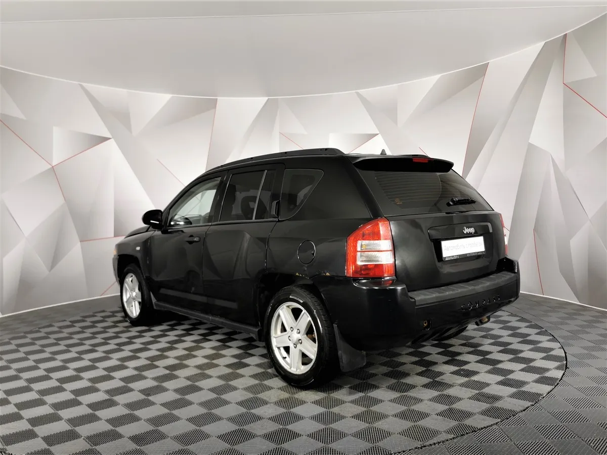 Jeep Compass 2.4 CVT (170 л.с.) Черный в АВИЛОН. Слайд №4