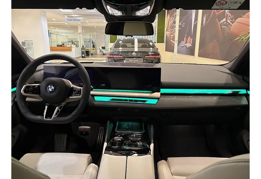 BMW 5 серия 520d xDrive AT (197 л.с.) Черный в АВИЛОН. Слайд №7