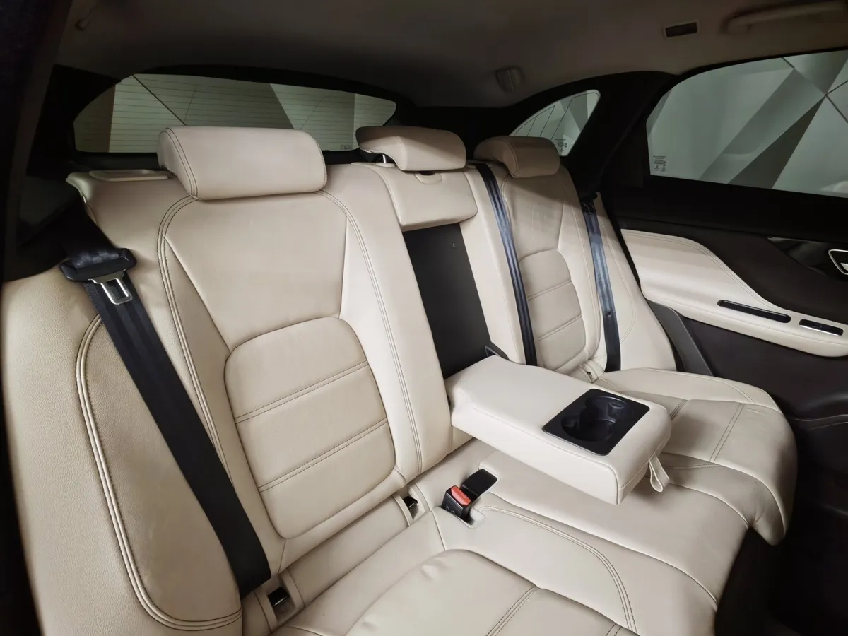 Jaguar F-Pace 2.0 TD AT AWD (180 л.с.) Prestige Черный в АВИЛОН. Слайд №15