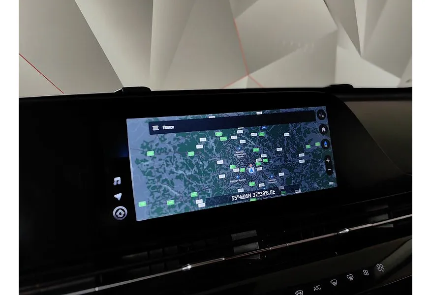 Omoda C5 1.5T CVT (147 л.с.) Ultimate (красные элементы экстерьера) Черный в АВИЛОН. Слайд №20