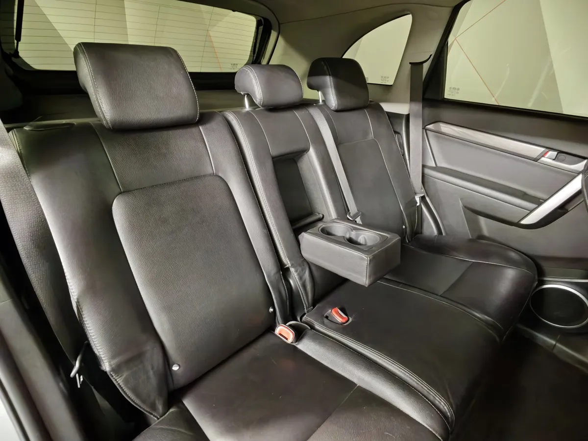 Chevrolet Captiva 2.4 MT (5 мест) (167 л.с.) LT Серый в АВИЛОН. Слайд №17