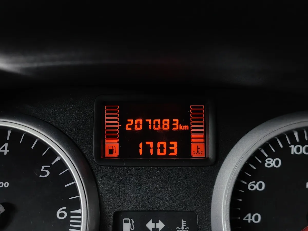 Renault Duster 2.0 MT 4x4 (143 л.с.) Белый в АВИЛОН. Слайд №15