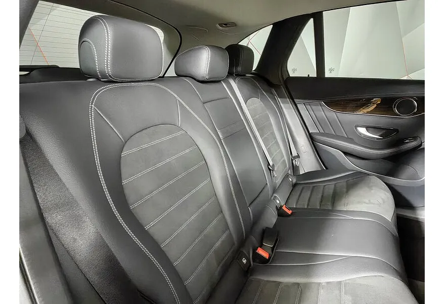 Mercedes-Benz GLC 350e 7G-TRONIC PLUS 4MATIC (211 л.с.) Особая серия Черный в АВИЛОН. Слайд №15