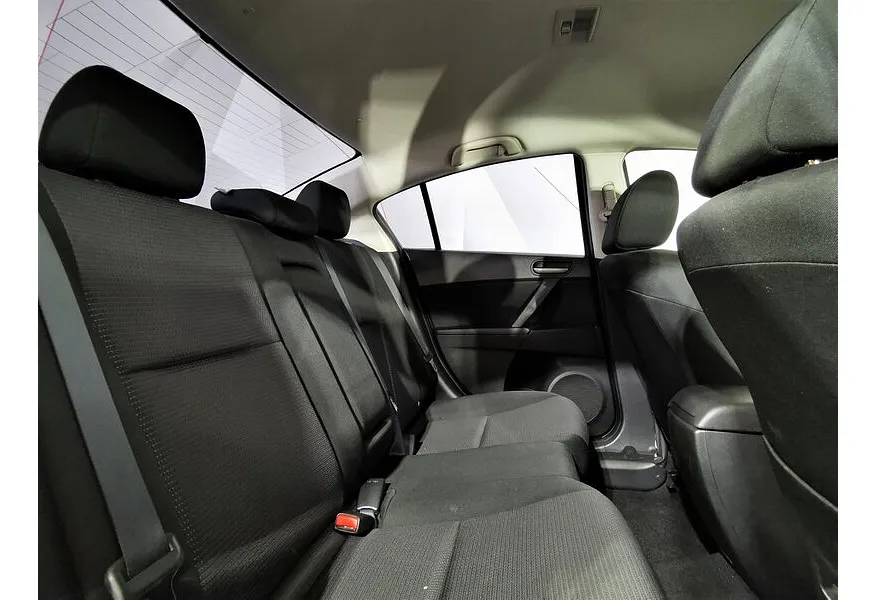 Mazda 3 1.6 AT (105 л.с.) Коричневый в АВИЛОН. Слайд №16