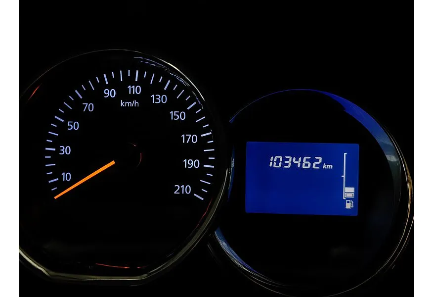 АВИЛОН - Renault Sandero 1.6 MT (82 л.с.) Белый - slide 15
