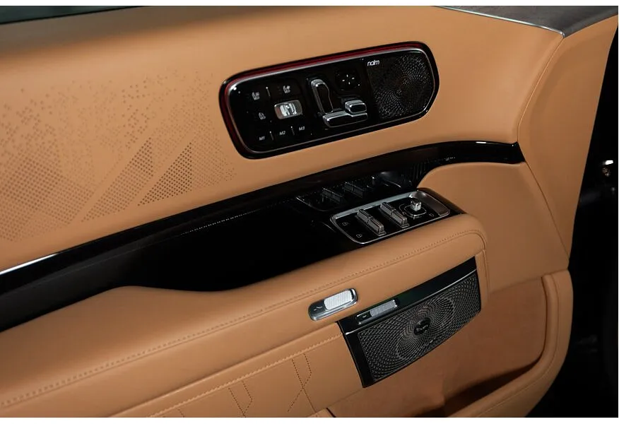 Zeekr 9X 2.0h AT 4WD (1177 л.с.) Hyper Черный в АВИЛОН. Слайд №11